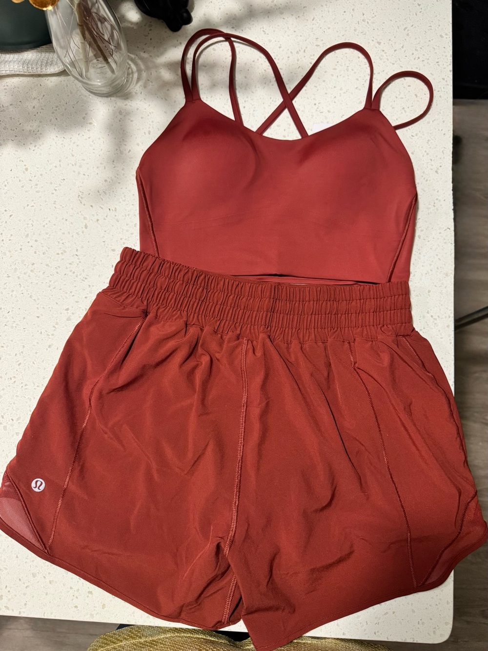 Lululemon Cranberry Charm Like a cloud and Hotty Hots Size 6